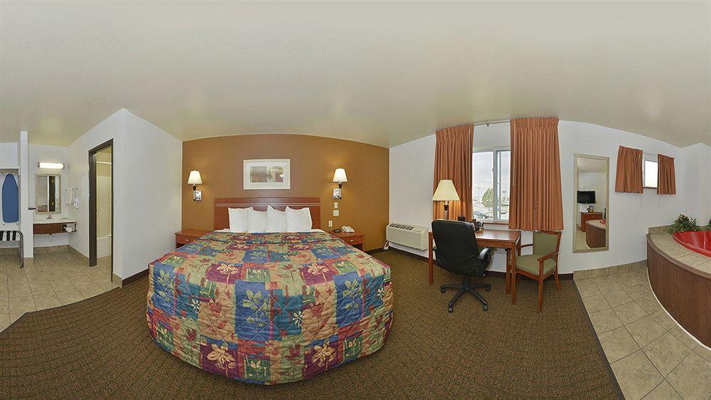 Super 8 by Wyndham Alamosa Motel Bagian luar foto