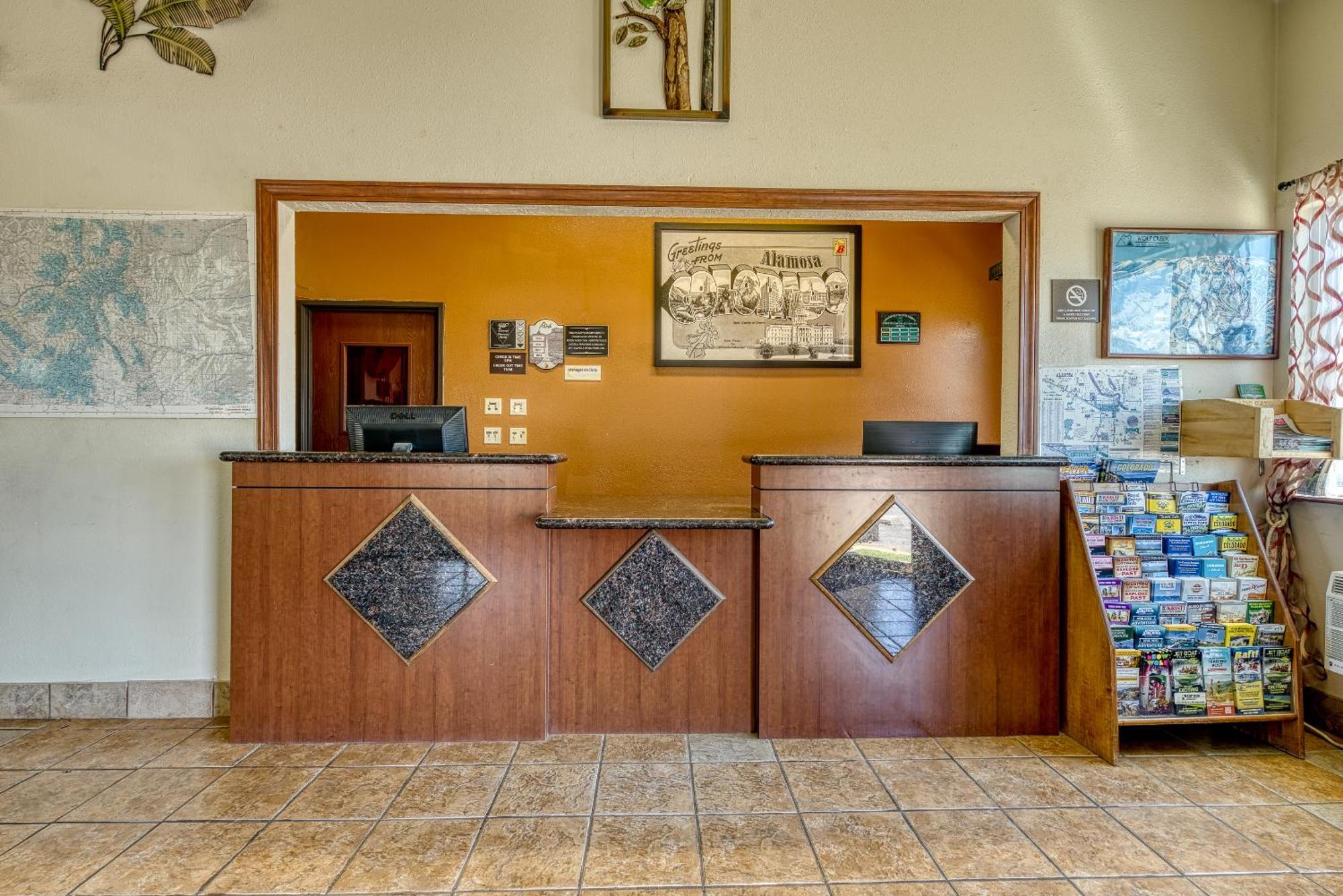 Super 8 by Wyndham Alamosa Motel Bagian luar foto