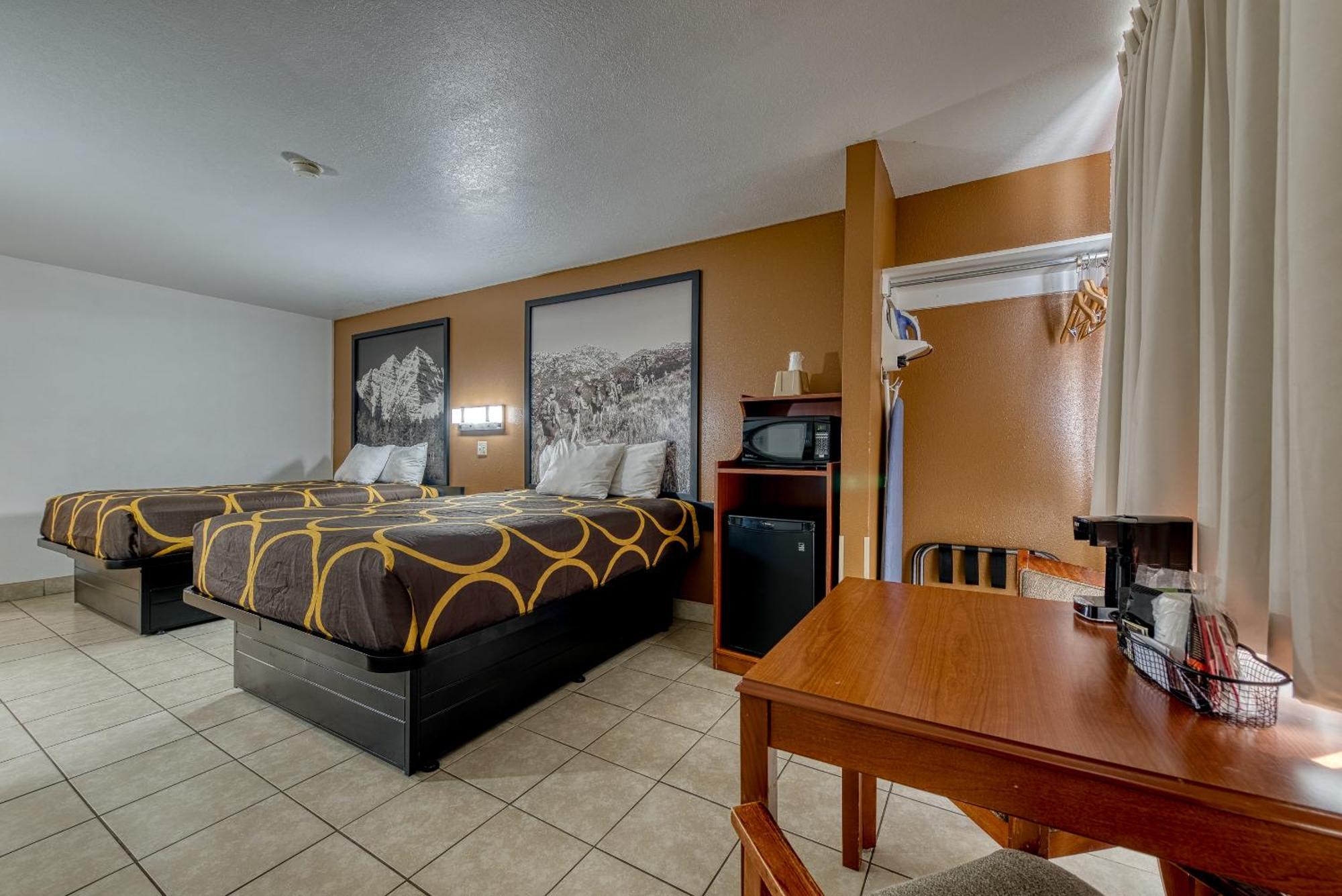 Super 8 by Wyndham Alamosa Motel Ruang foto