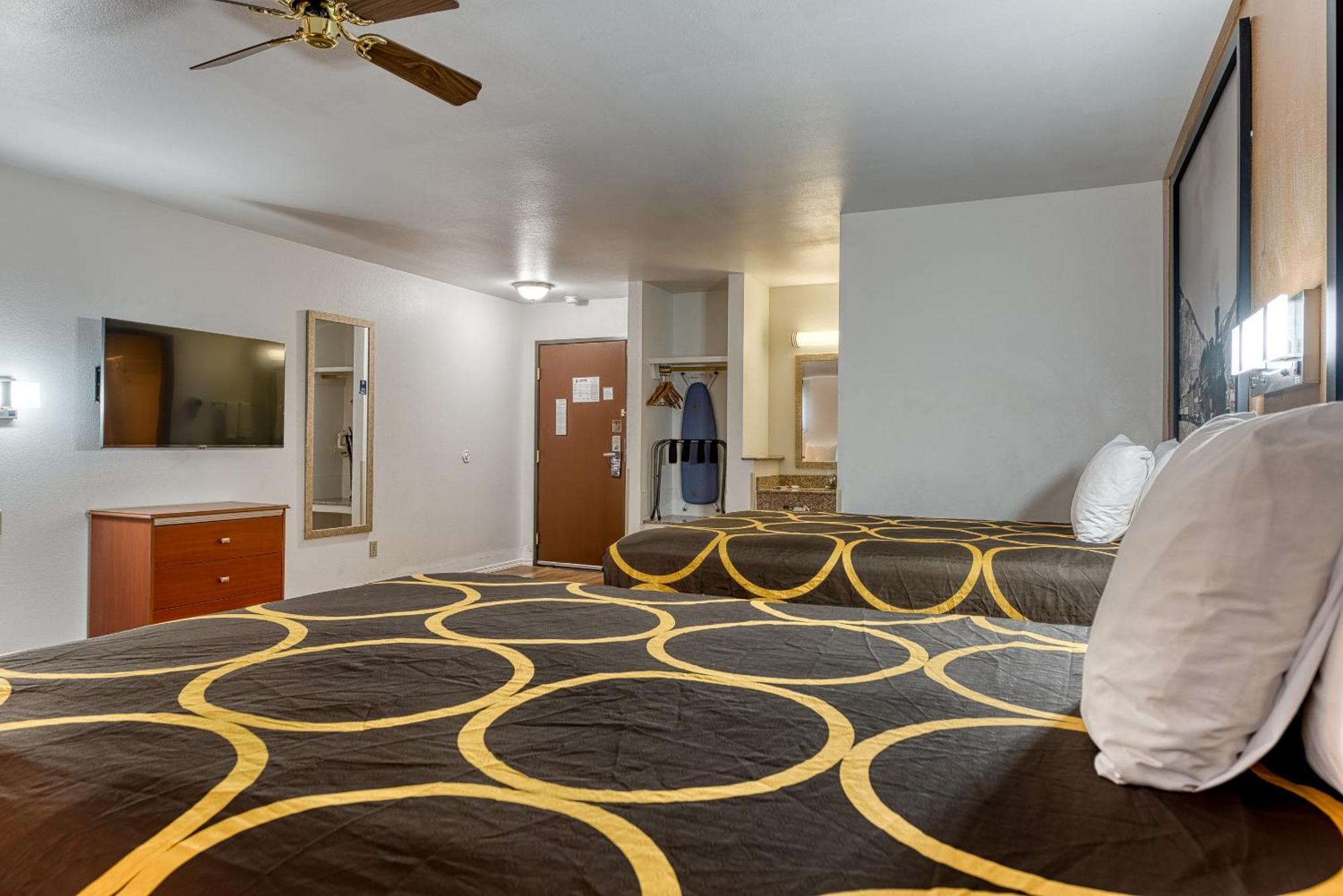 Super 8 by Wyndham Alamosa Motel Ruang foto
