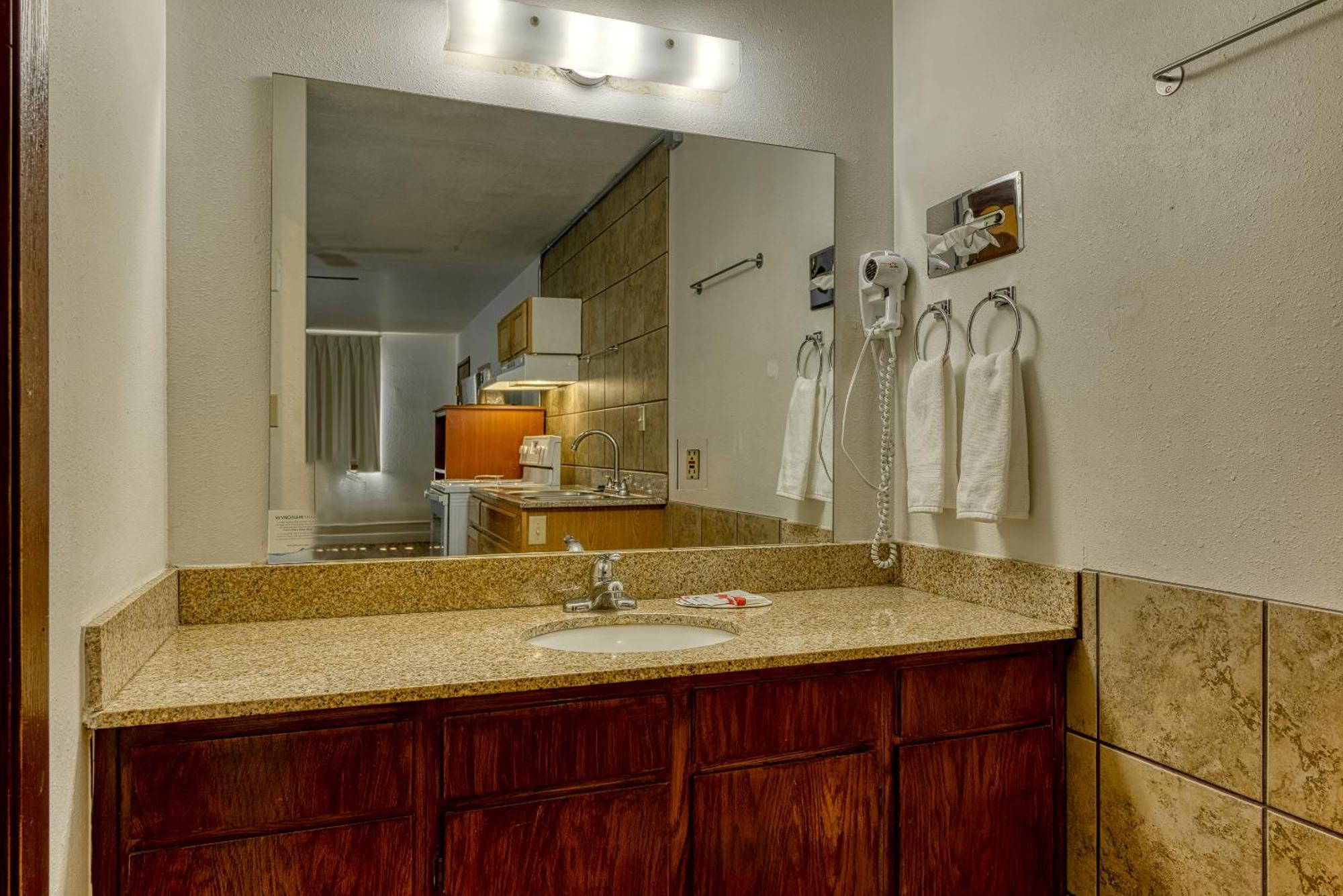 Super 8 by Wyndham Alamosa Motel Ruang foto